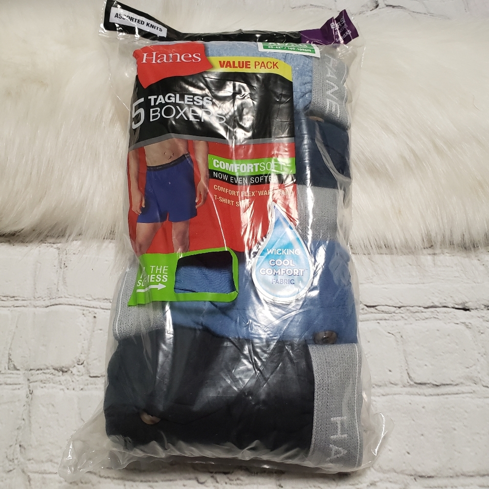 Hanes Men's tagless boxers.